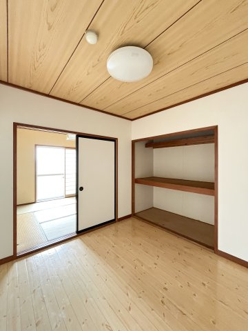 富谷マンションの洋室