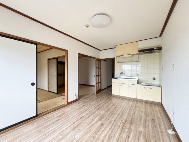 富谷マンションの居間・リビング
