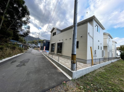 【前面道路含む現地写真】 | リナージュ岩国市南岩国町21-2期　2号棟