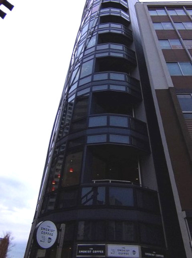 新宿イーストクロスタワー