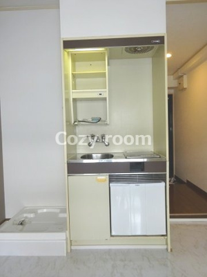 【キッチン】 | リアライズ江坂 | コンパクトなキッチンで掃除もラクラク