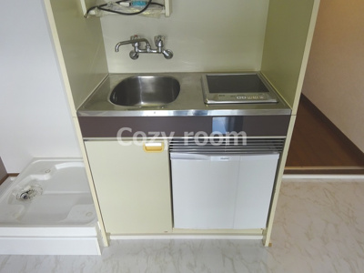 【キッチン】 | リアライズ江坂 | ミニ冷蔵庫付きキッチン（現況と異なる場合は、現況を優先します。）