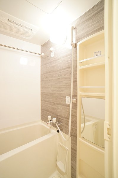 エスティメゾン亀戸の浴室|一日の疲れを癒のはやっぱりお風呂ですね♪浴室乾燥機付き♪