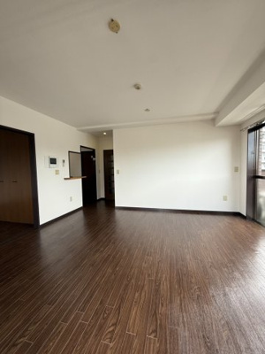  | シューワ臼倉