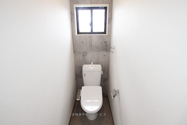 【トイレ】 | ヴァン・ヴェール寺町通 | 落ち着いたトイレです　203号室　2021年10月19日撮影