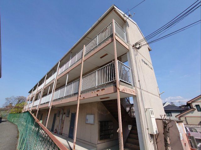 楠古谷マンションの外観