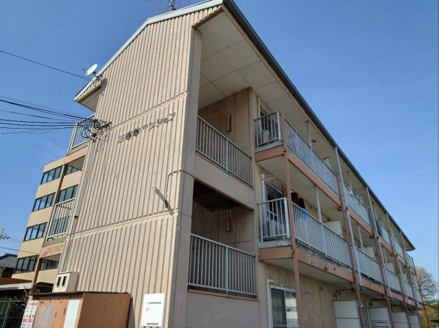 楠古谷マンションの外観