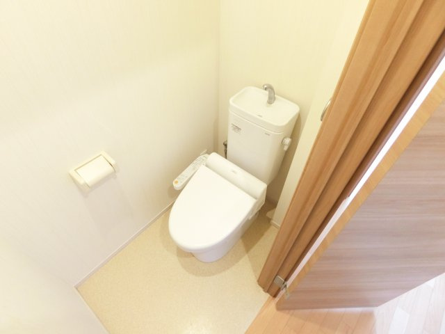 アルミック山荘のトイレ|別部屋内装写真