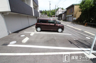 【駐車場】