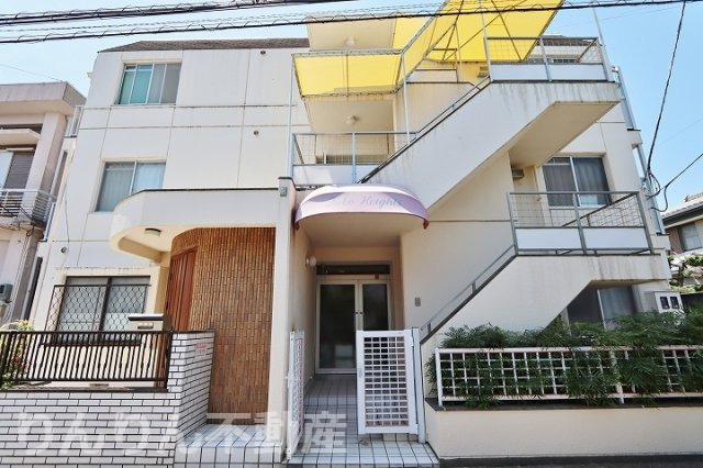 【エントランス】 | つぼみマンション | 落ち着いたエントランスです