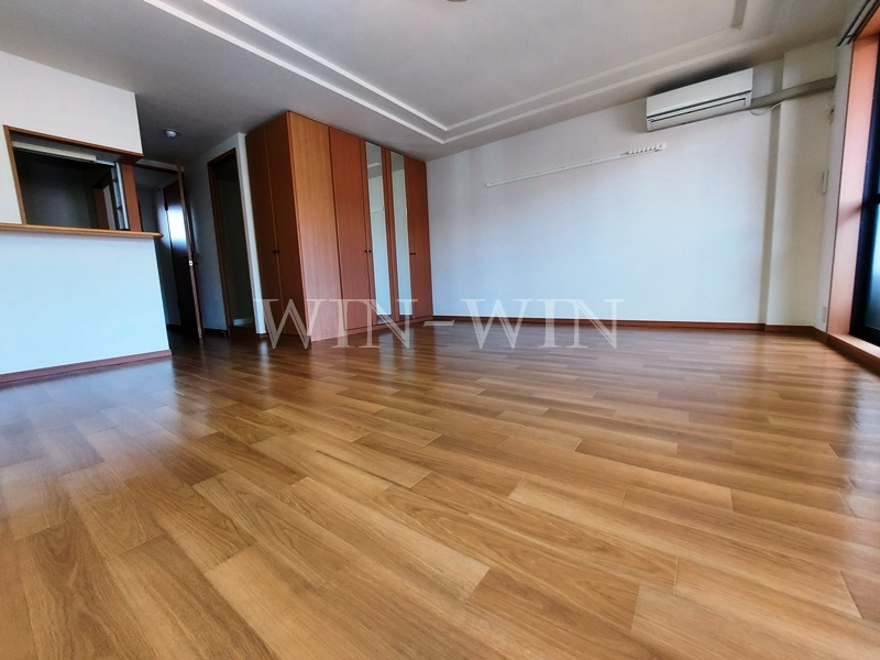 エトワール内張の居間・リビング