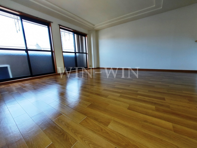 エトワール内張の居間・リビング