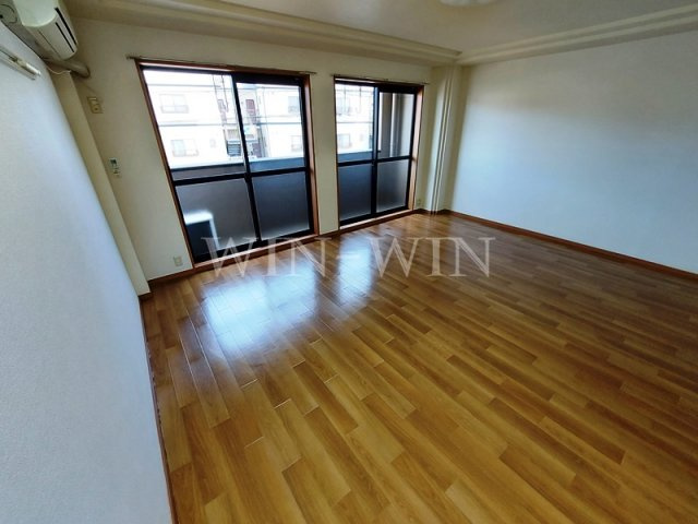 エトワール内張の居間・リビング