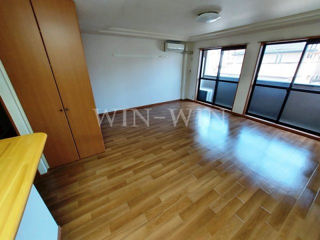 エトワール内張の居間・リビング