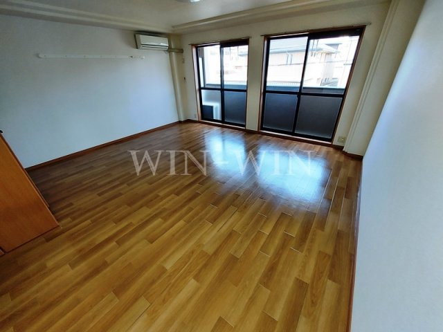 エトワール内張の居間・リビング