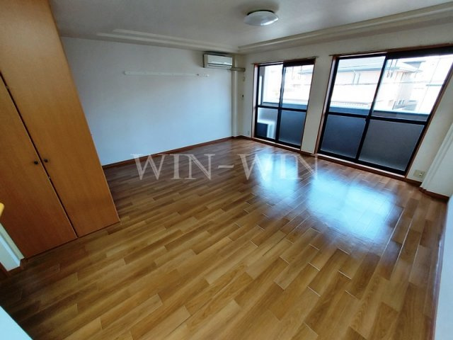 エトワール内張の洋室