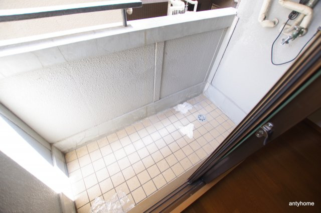 リバティ都島　仲介手数料無料のバルコニー