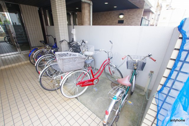 リバティ都島　仲介手数料無料の駐車場