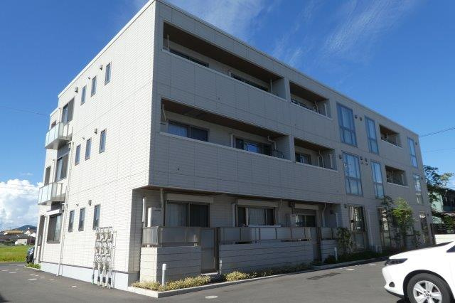 倉敷市西中新田の賃貸マンションの外観