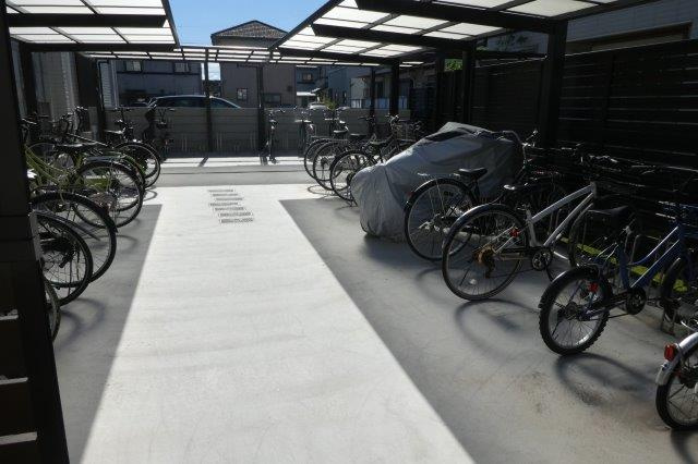 倉敷市西中新田の賃貸マンションのその他共用部分|自転車置き場