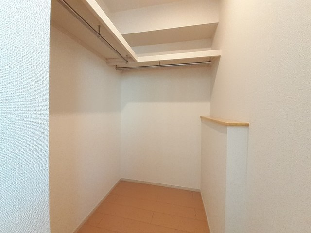 グラースⅡの収納|ウォークインクローゼット