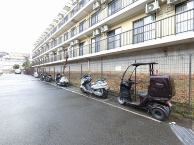 【その他共用部分】 | 横浜永田台パークホームズ | バイク置場です。