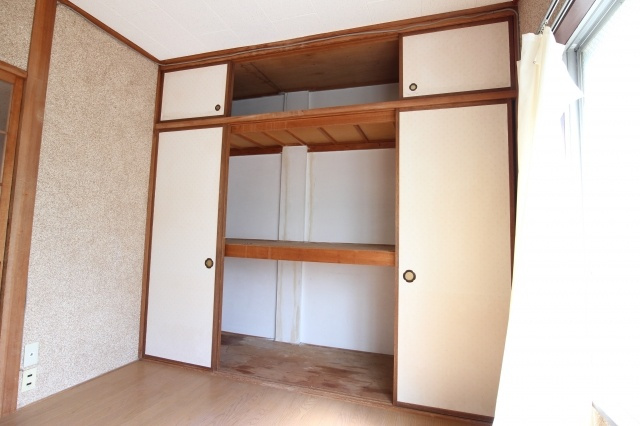 西本コーポラスの収納