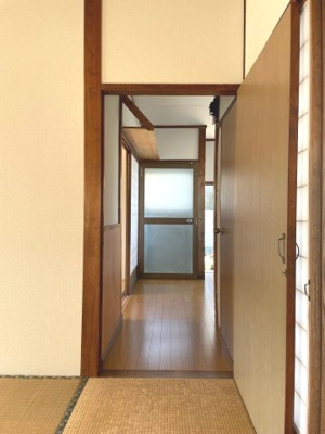 【内装】 | 江津1丁目戸建 | 明るい色調の室内です