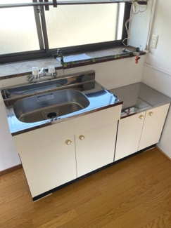 【キッチン】 | 江津1丁目戸建 | コンパクトなキッチンで掃除もラクラク