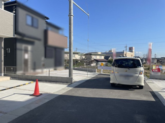 【前面道路含む現地写真】