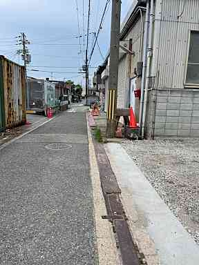 下坂部4丁目76-2　シャッター付ガレージ【管理番号67】のその他|前面道路含む全面道路　西側