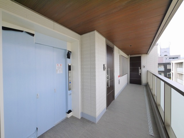 シャーメゾンＡＶＡＮＣＥのその他共用部分|エレベーター付きで便利ですよ。