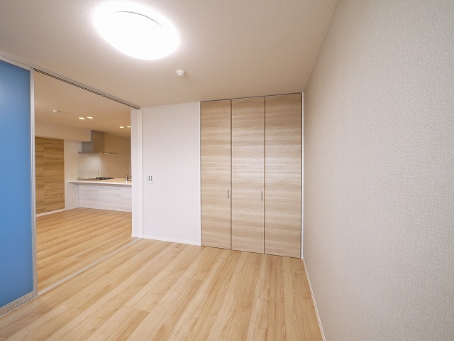 シャーメゾンＡＶＡＮＣＥの寝室|落ち着いた色調の洋室です