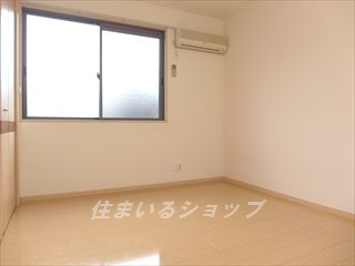 広島市安佐北区亀山２丁目のアパートの寝室|寝室にエアコン付き