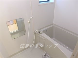 広島市安佐北区亀山２丁目のアパートの浴室|追い焚き機能・窓あり
