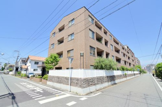 【外観】 | 七隈線別府駅までは徒歩9分。徒歩3分のバス停からバスもあります☆彡
徒歩圏内に買い物施設が充実しており、車での移動も便利な好立地です♪