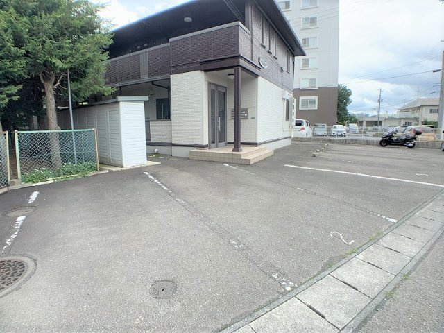 アーバンハイツの駐車場