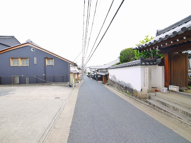 鳴川町古民家物件の周辺