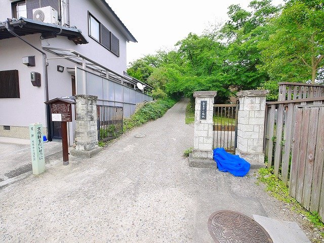 鳴川町古民家物件の周辺