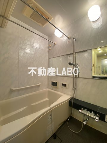 リーガル弁天町Ⅱの浴室