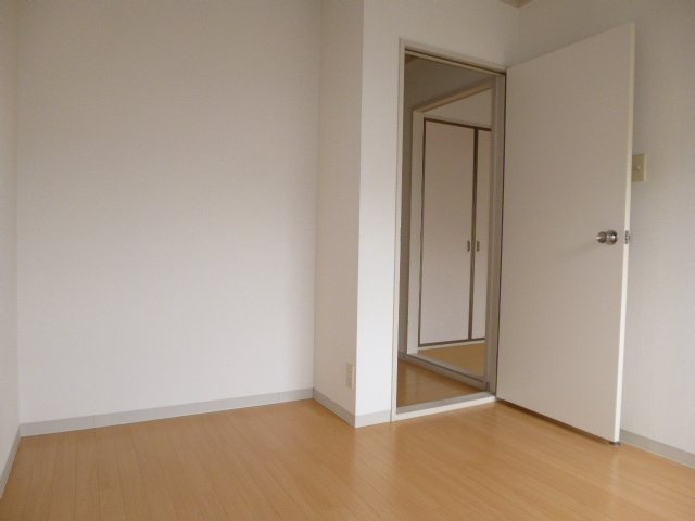 フレグランス羽島台の洋室