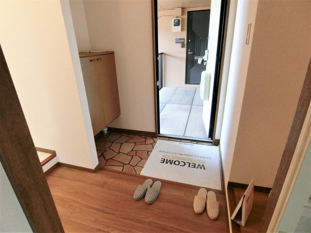 メゾンクレールＢの玄関