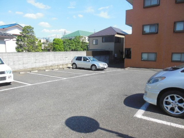グランド・イーストの駐車場