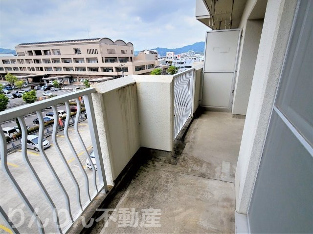【バルコニー】 | 第三福永ハイツ | 外からの目が気にならないバルコニーで洗濯物が干せます