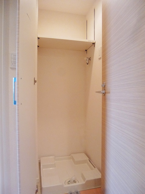 ParkAxis台東根岸の設備|洗面室に洗濯機置き場便利です