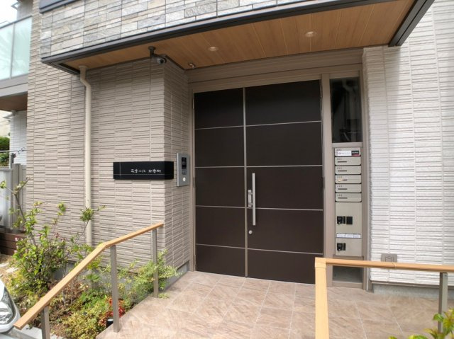 ラポール北本町のエントランス