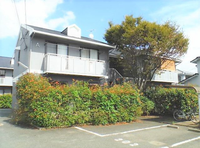 アーバンライフ津福の駐車場|カースペースがあります