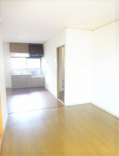 アーバンライフ津福の居間・リビング|使いやすい居間です