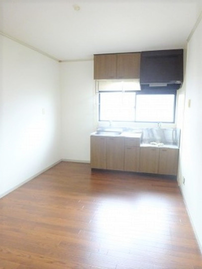 アーバンライフ津福のキッチン|コンパクトなキッチンで掃除もラクラク