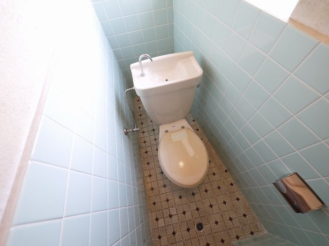 領内商会ビルのトイレ